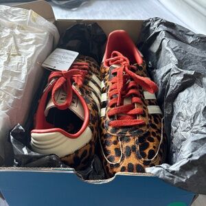 Leopard Sambas